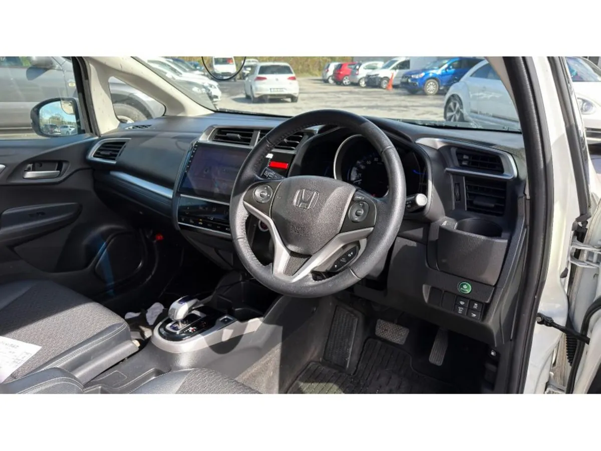 Honda Fit 162 1.5 Hybrid - Image 2