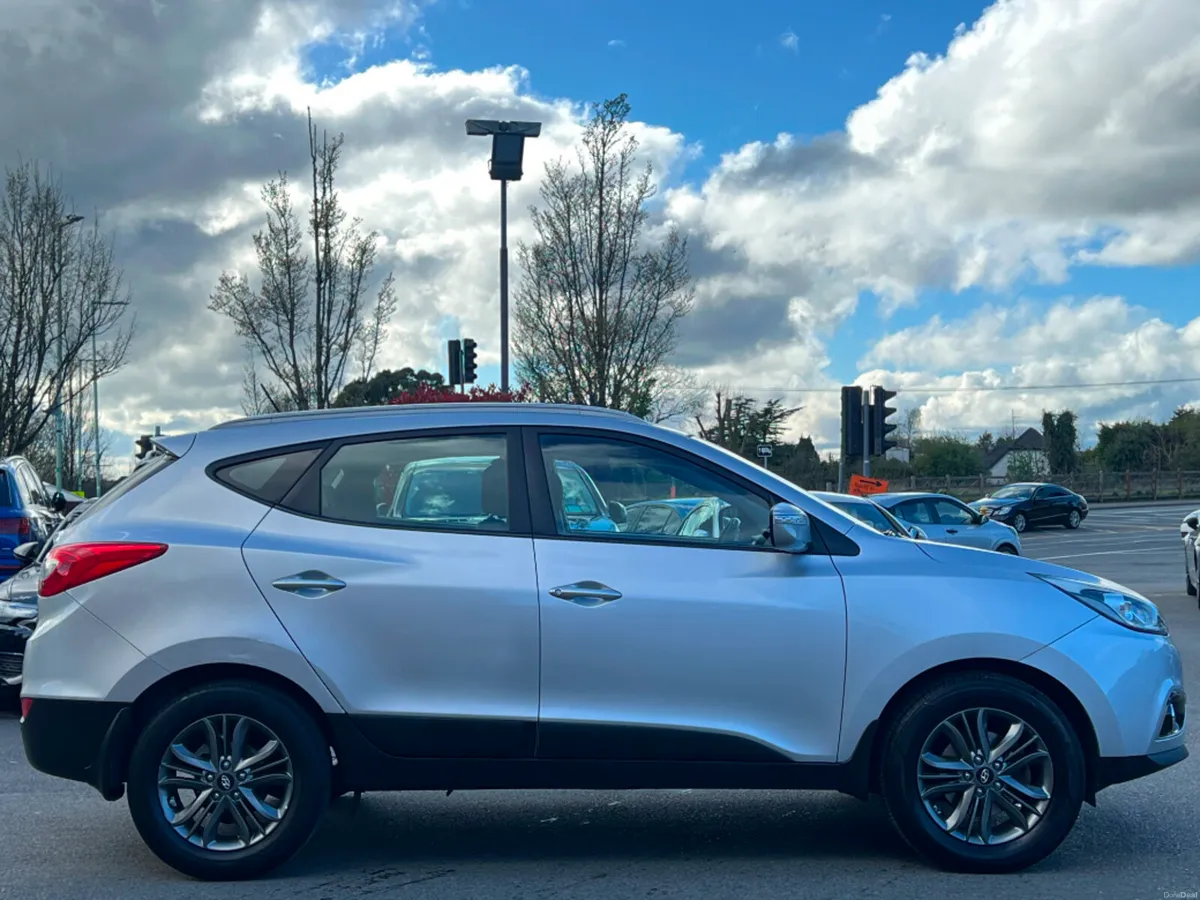 Hyundai ix35 1.7D EXECUTIVE *LOW KMS & HIGH SPEC* - Image 4