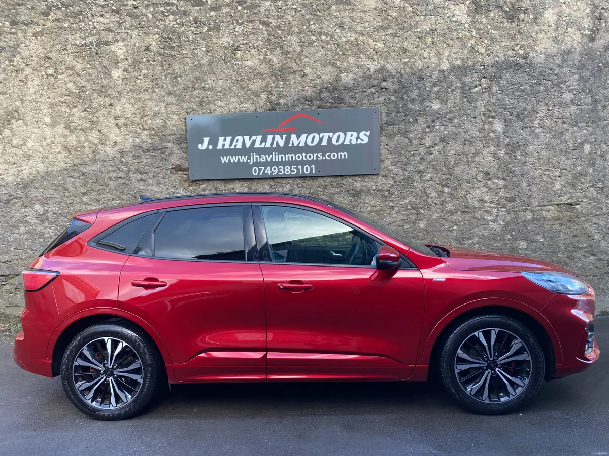 April 2022 Ford Kuga ST-Line X Edition - Image 3