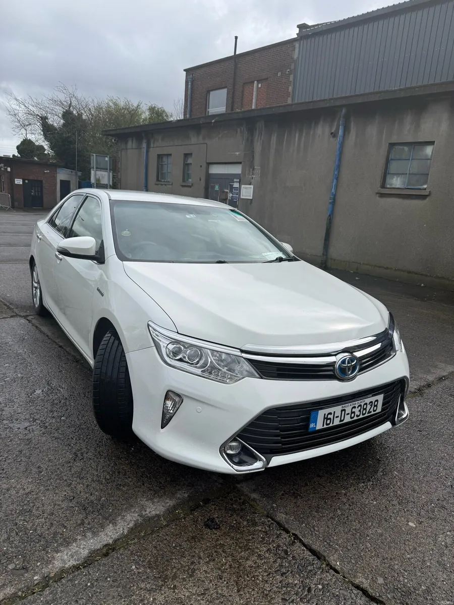 Toyota Camry Hybrid  2016 - Image 1
