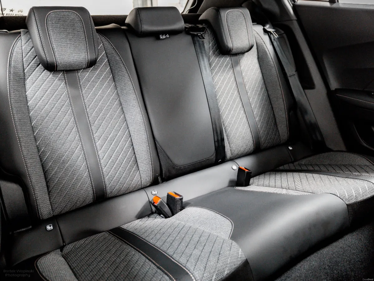 Peugeot 2008 E-Allure 54kWh 156HP - 400km+ range, - Image 4