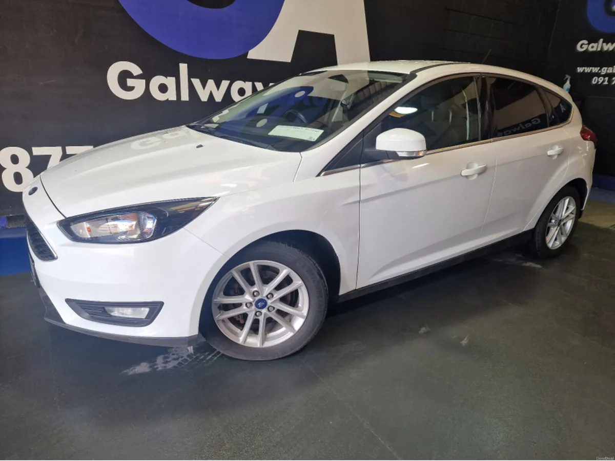 Ford Focus ZETEC 1.0 TURBO PETROL ** LOW MILAGE FU - Image 4
