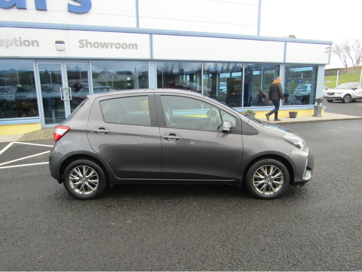 Toyota Yaris ICON VVT-I - Image 3