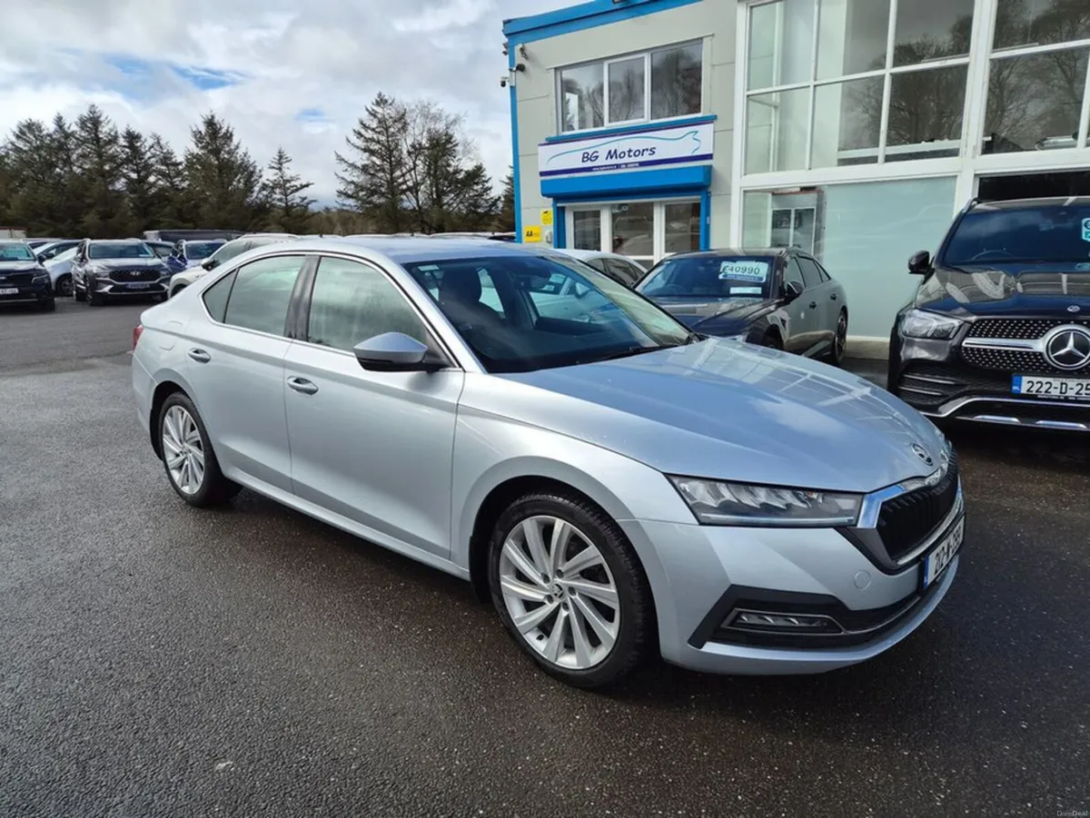 Skoda Octavia STYLE 2.0tdi 115HP 5DR - Image 1