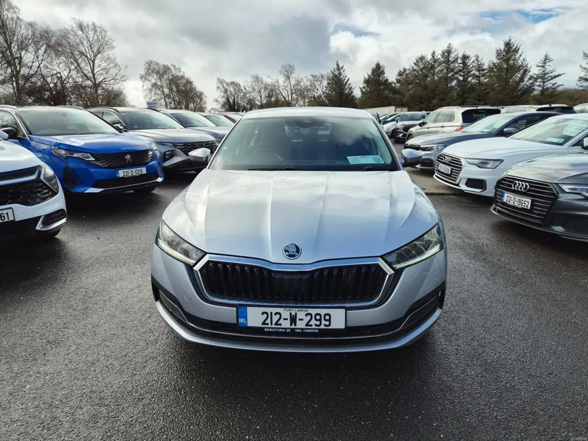 Skoda Octavia STYLE 2.0tdi 115HP 5DR - Image 2