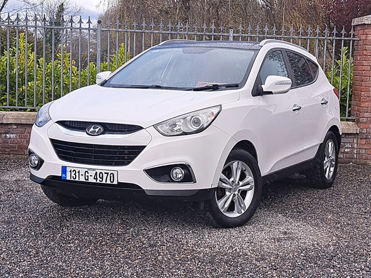 Hyundai ix35 Premium Model 1.7 Diesel with twin su - Image 2