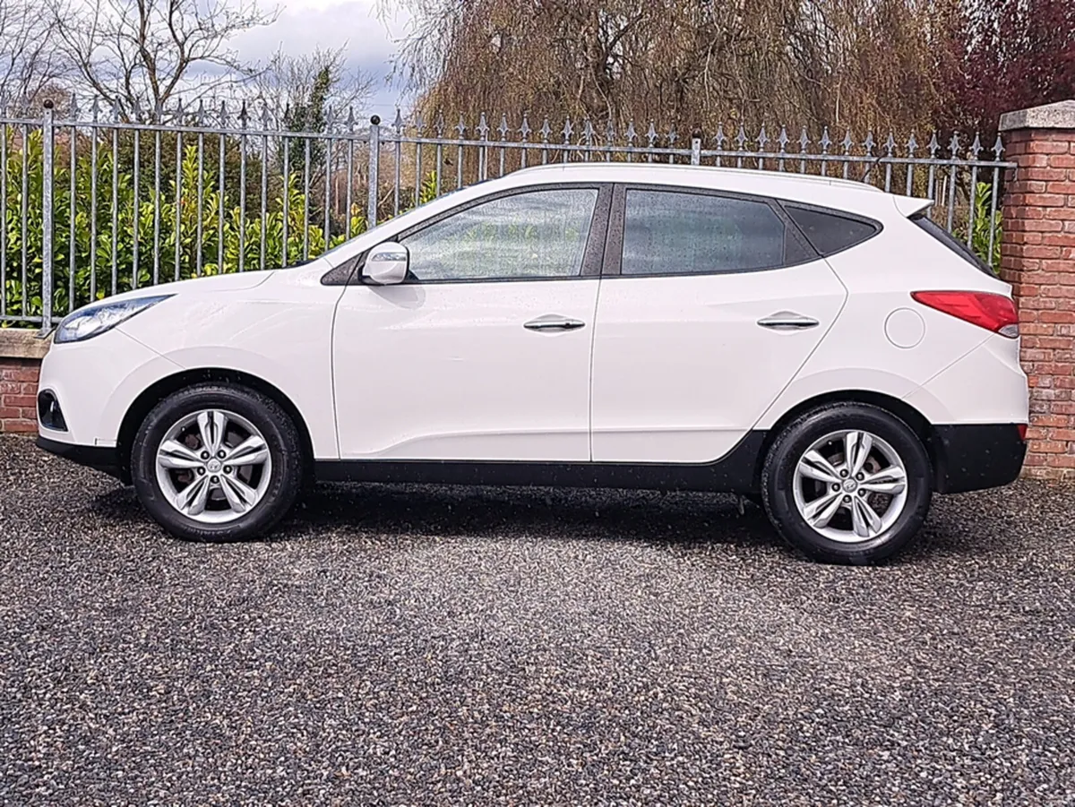 Hyundai ix35 Premium Model 1.7 Diesel with twin su - Image 4