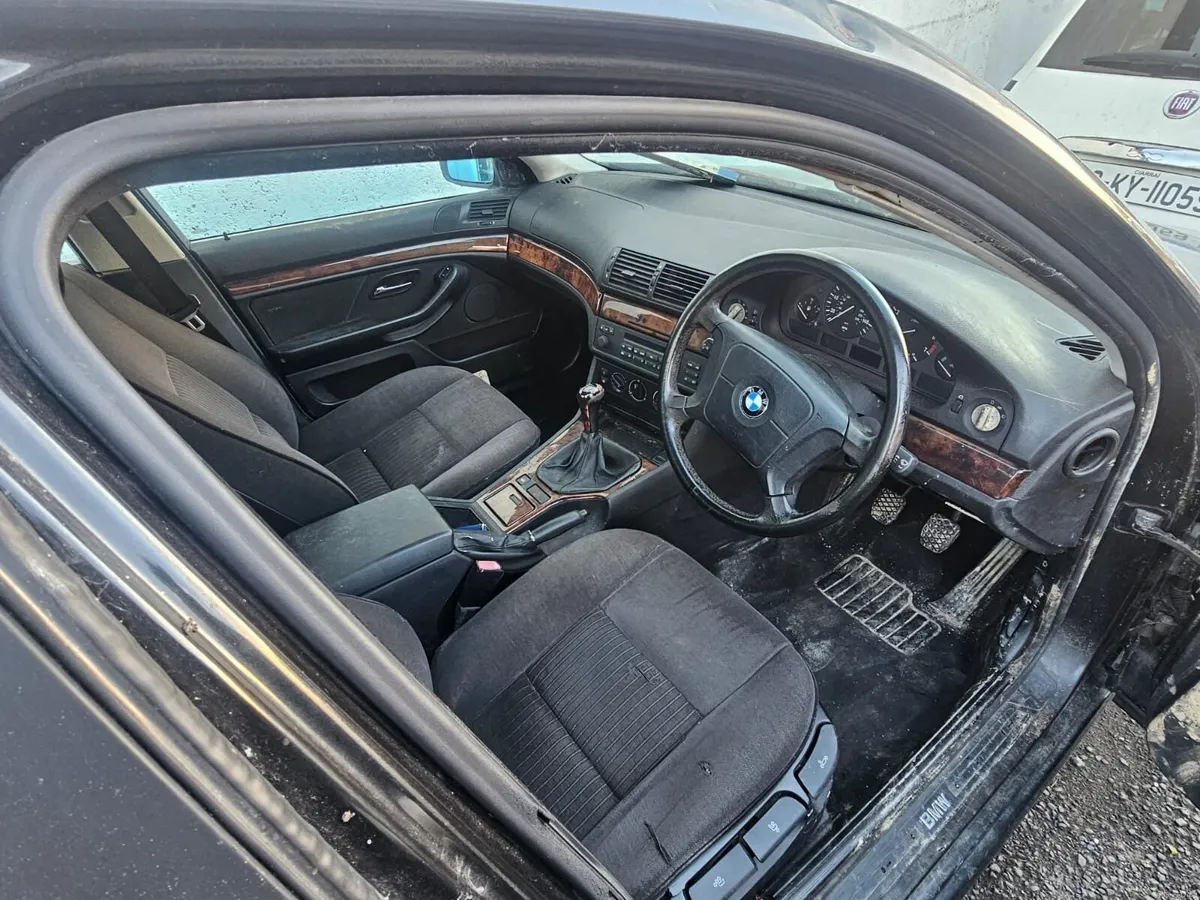 1998 BMW 520i - Image 4