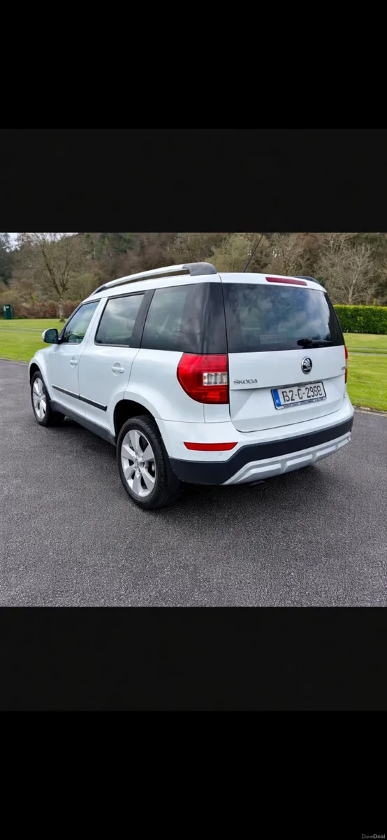 2015 Skoda Yeti  1.2 Automatic. Very low miles - Image 4