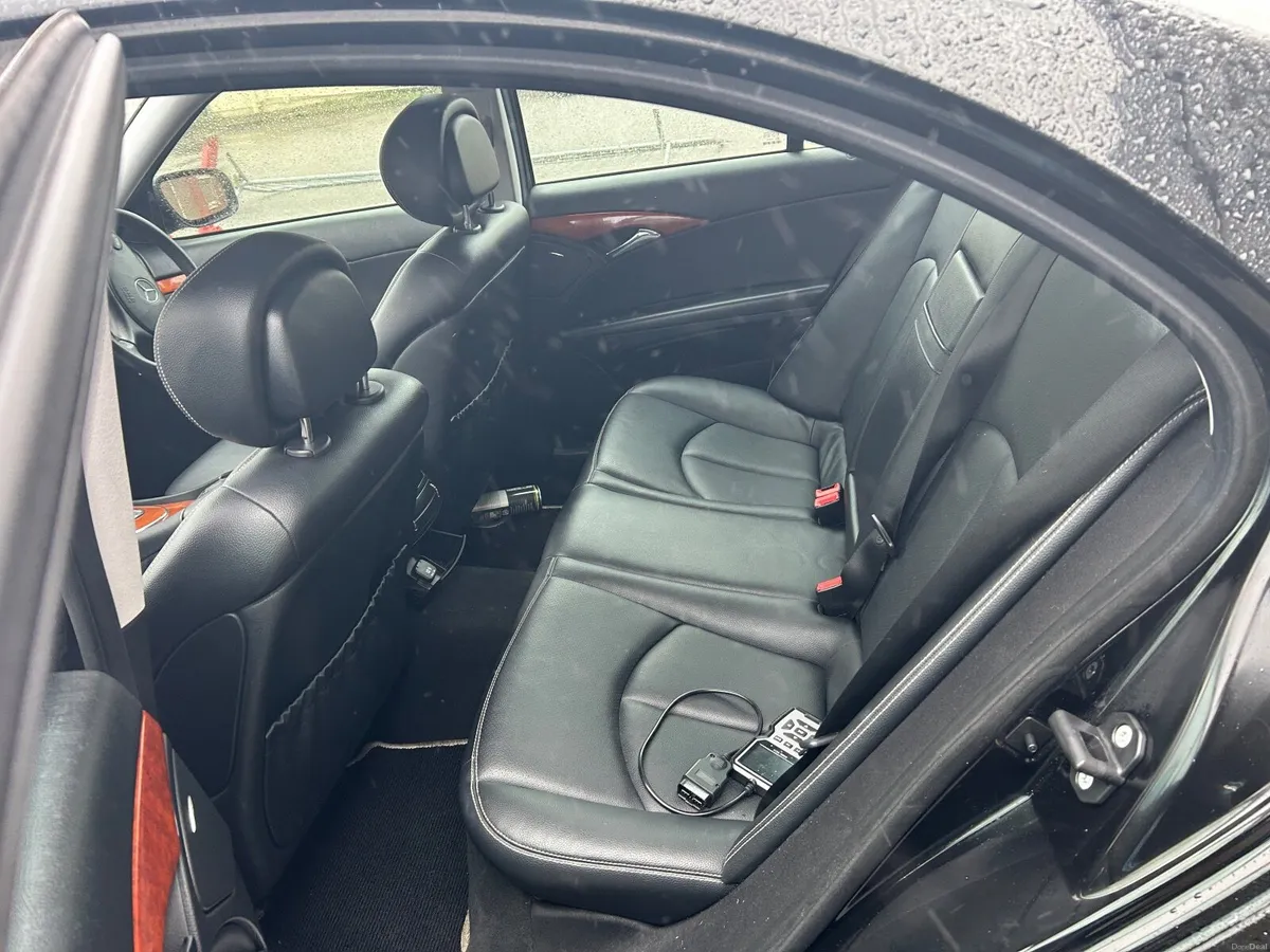 Mercedes-Benz E-Class 2007 - Image 2