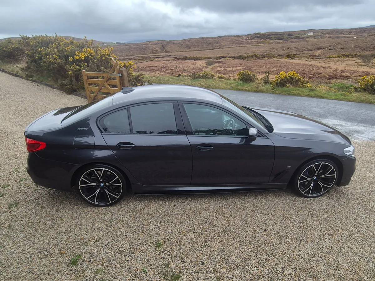 BMW 5-Series 2018 plug in hybrid 2.0 petrol - Image 6