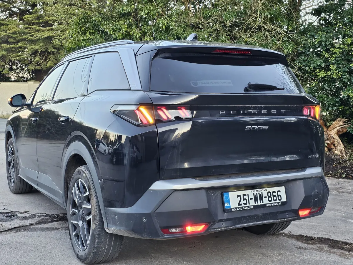 Peugeot 5008 2025 7 seats high spec hybrid €43900 - Image 1