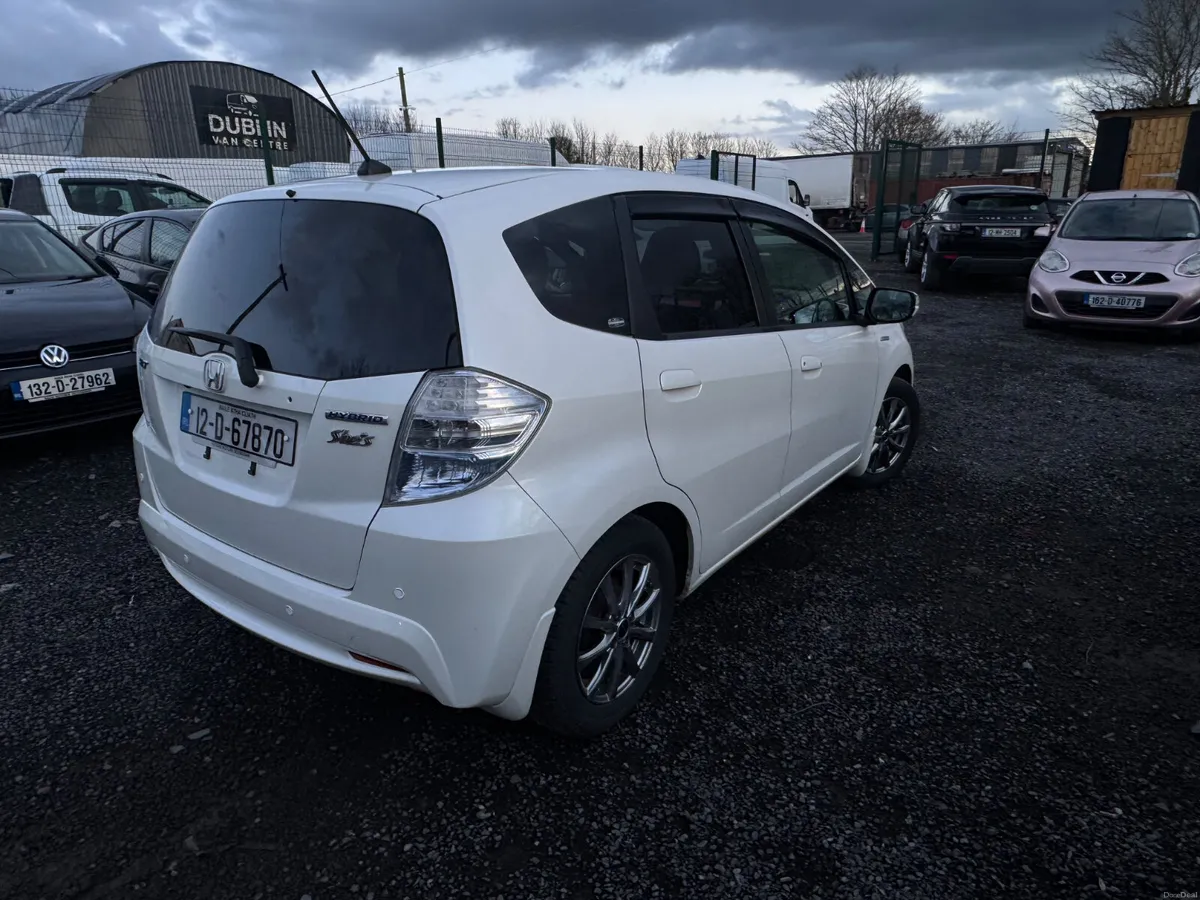 2012 Honda Fit 1.3L Hybrid Automatic - Image 4