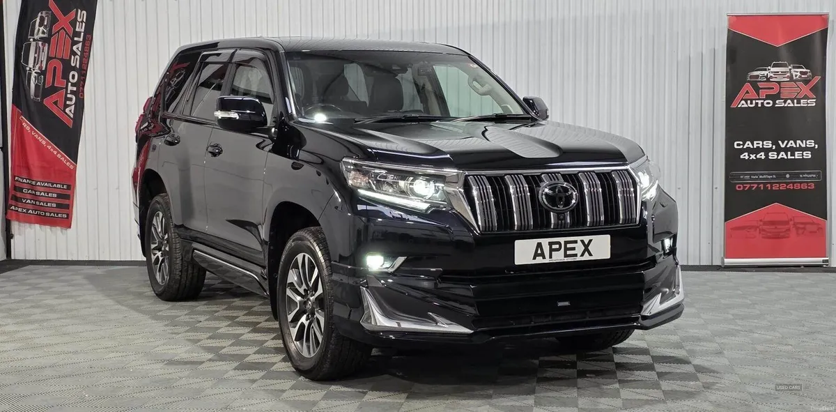 Toyota Land Cruiser 2023 diesel 7 seater VAT Q 185 - Image 2