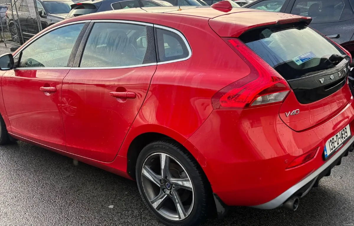 Volvo V40 2013 R-Design - Image 3
