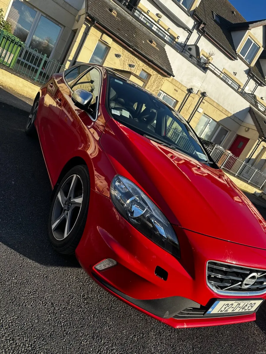Volvo V40 2013 R-Design - Image 2