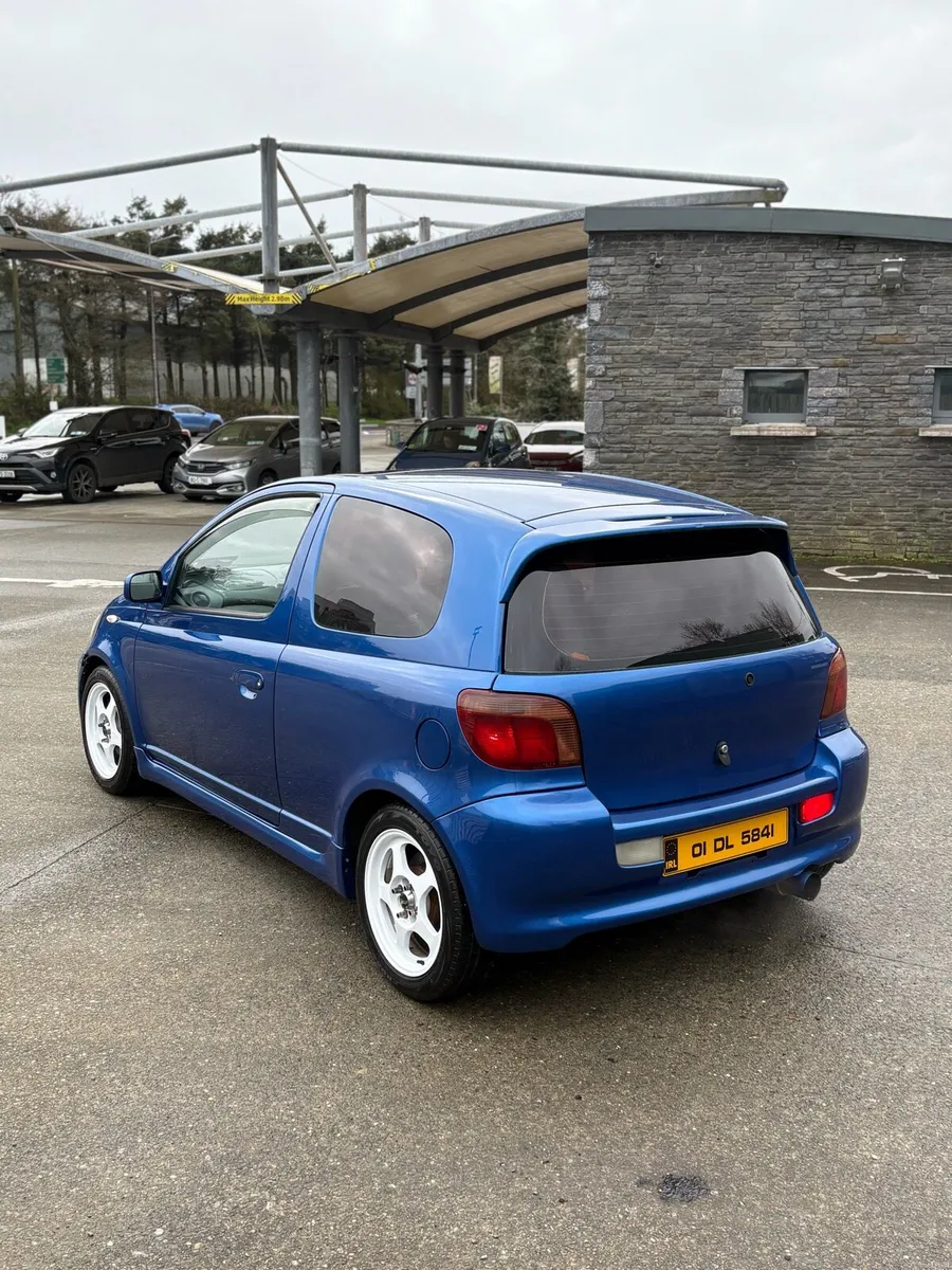 T sport toyota Yaris - Image 3