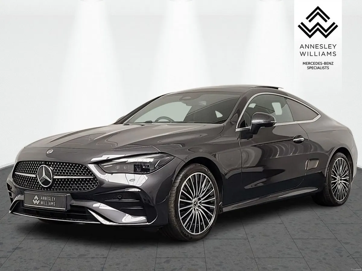 Mercedes-Benz CLE CLE300e  AMG Line Premium - Image 4