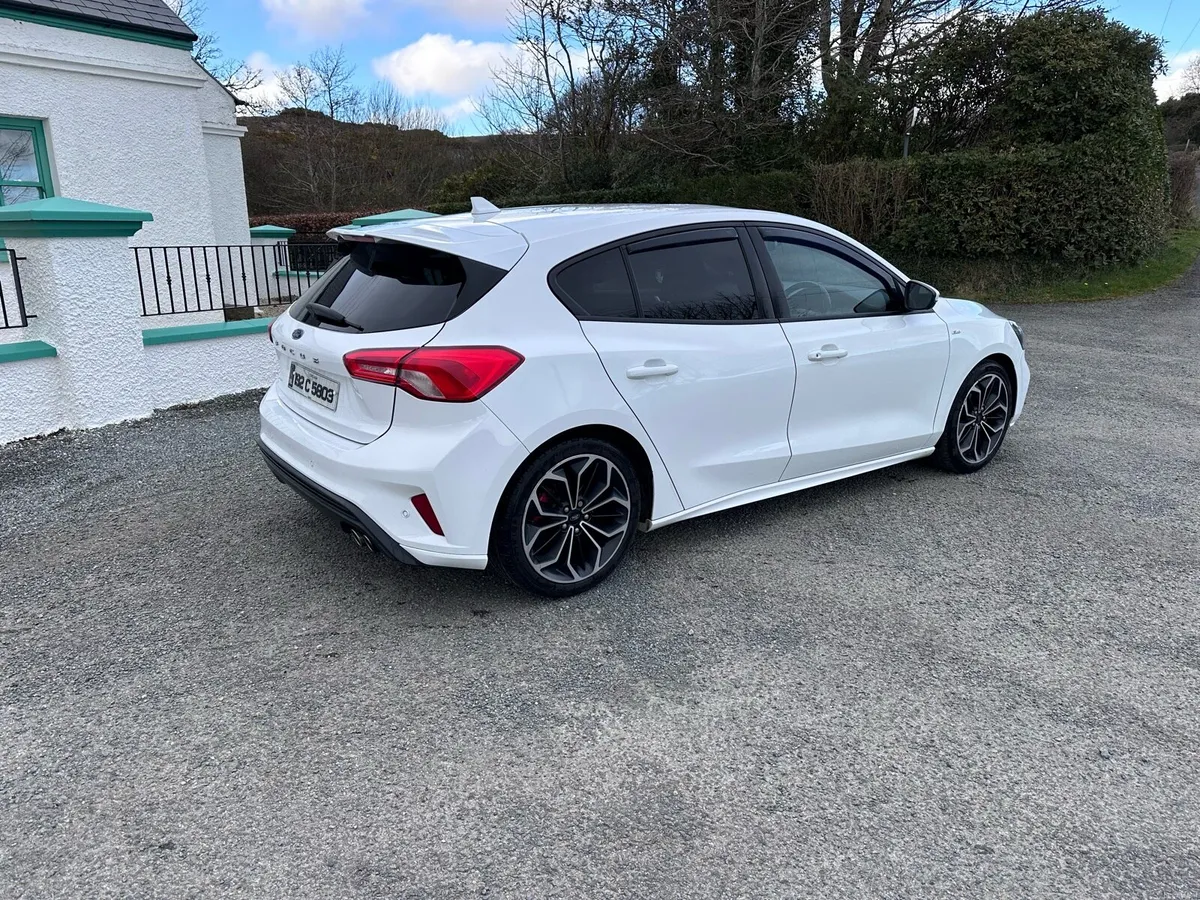 2019 Ford Focus ST-Line X - Image 3