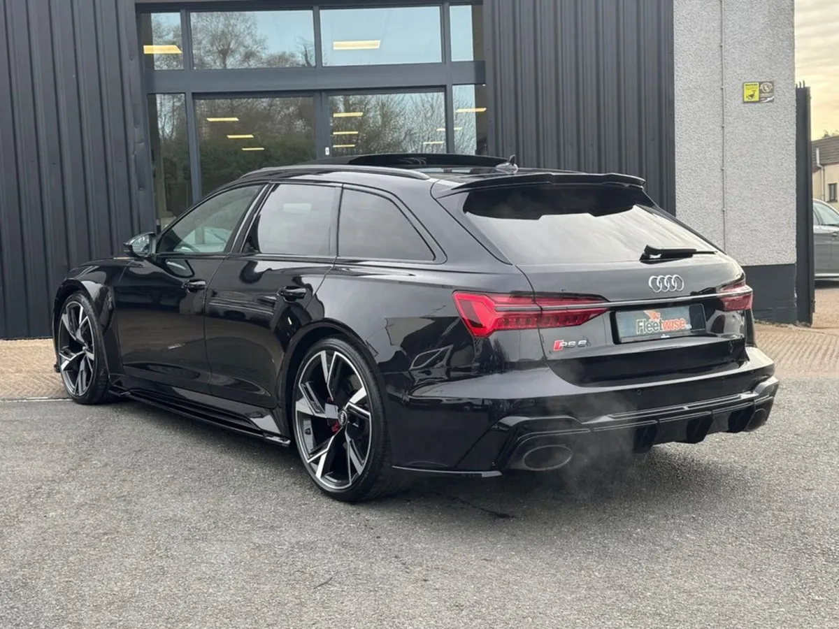 4.0 TFSI V8 Launch Edition Estate 5dr Petrol Tiptr - Image 4