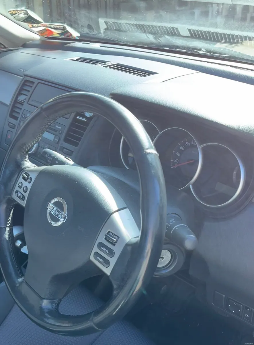 Nissan Tiida - Image 4