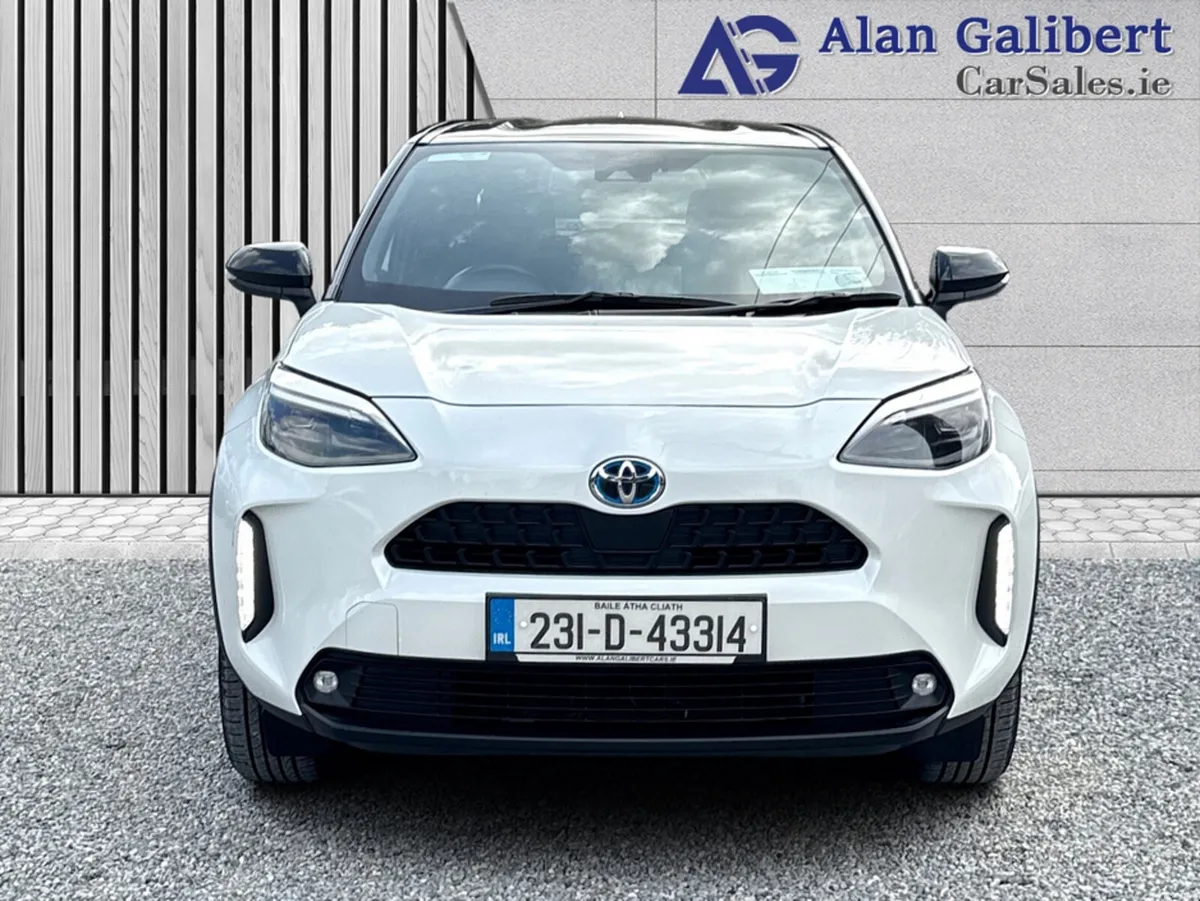 Toyota Yaris Cross 1.5 Petrol Hybrid  LUNA SPORT A - Image 4