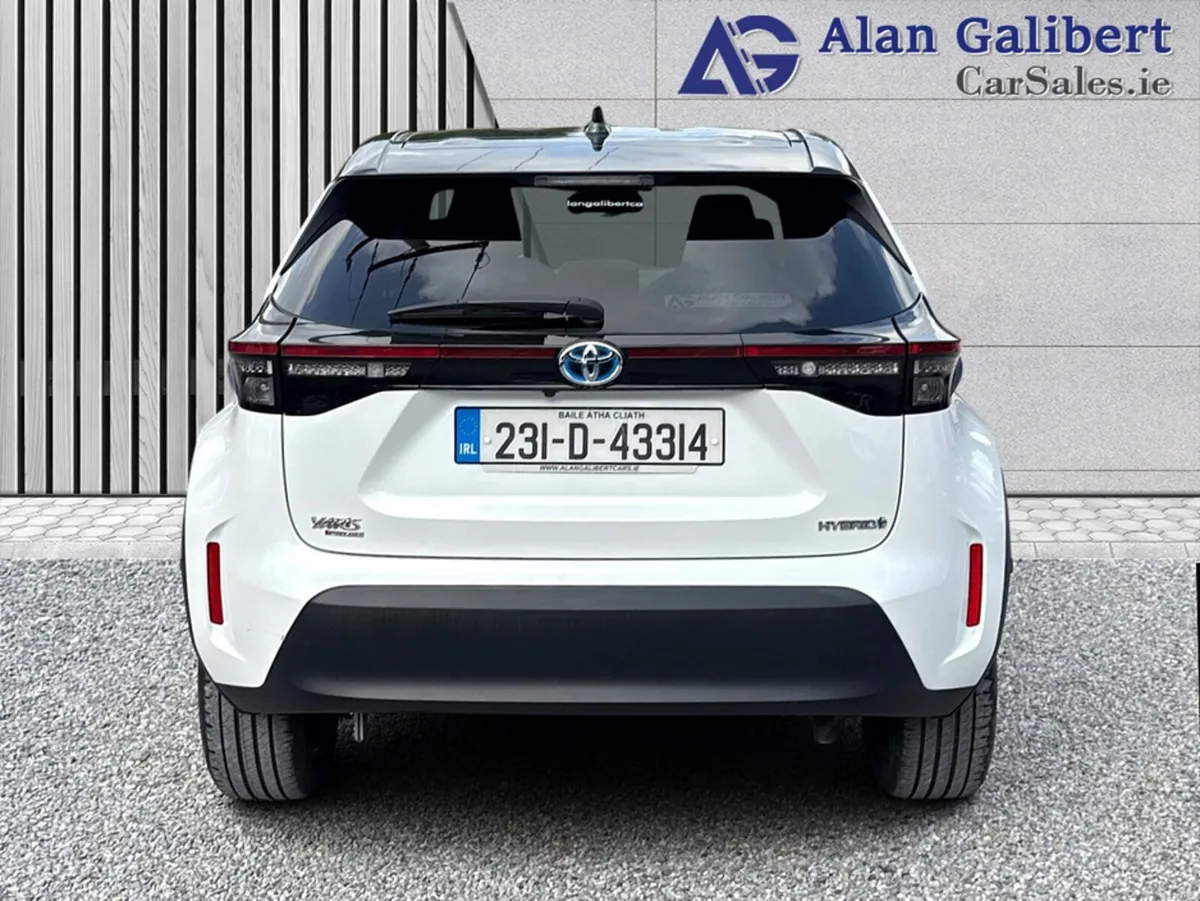 Toyota Yaris Cross 1.5 Petrol Hybrid  LUNA SPORT A - Image 6