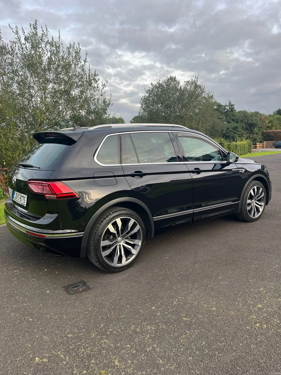 VW Tiguan 2.0 TDI R-Line Automatic Leather - Image 4