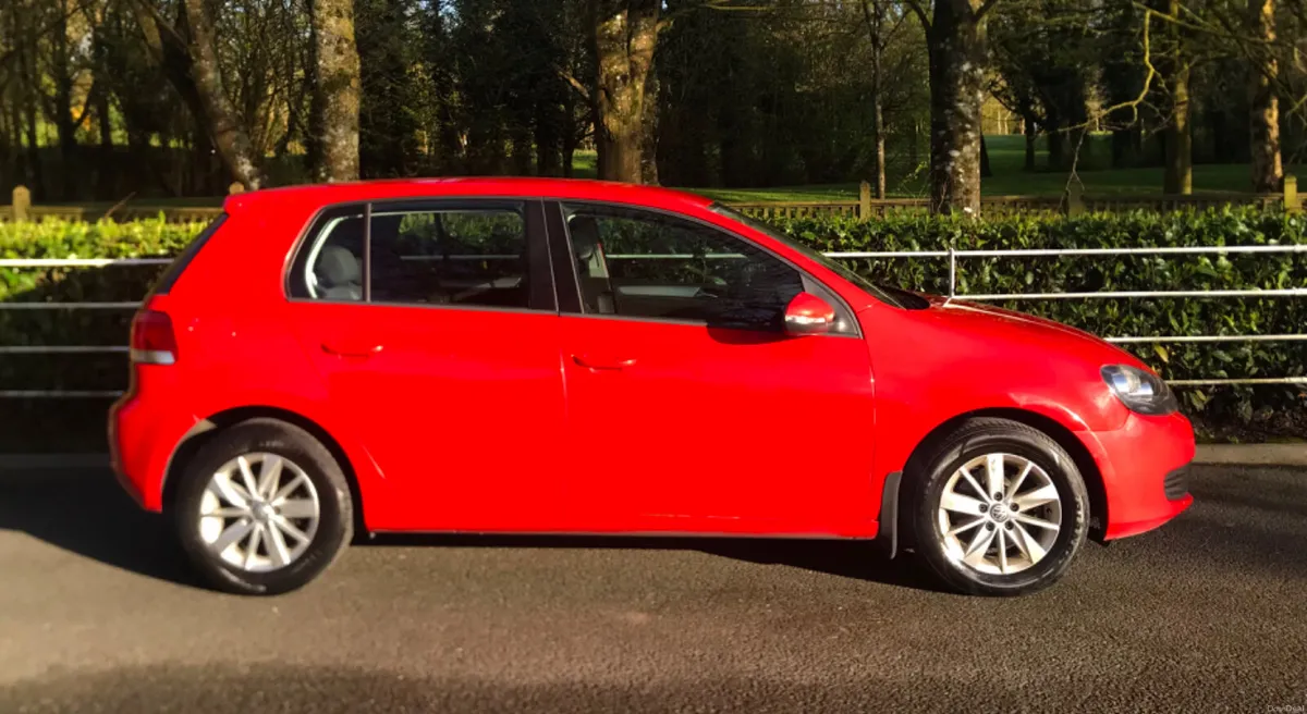 Volkswagen Golf 1.6 TDI 90BHP TRENDLINE - Image 4