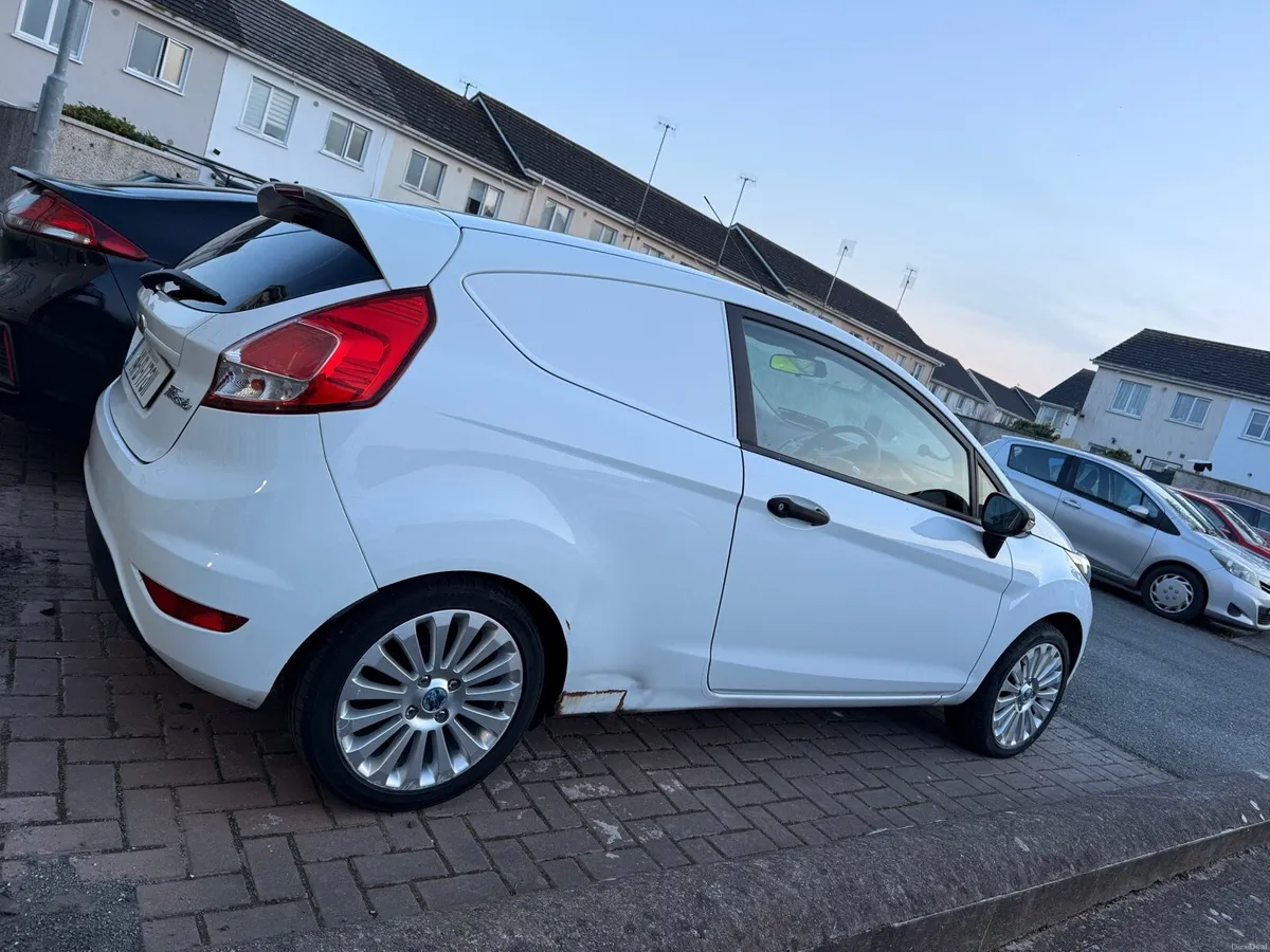 Ford fiesta van 2014 for sale - Image 3