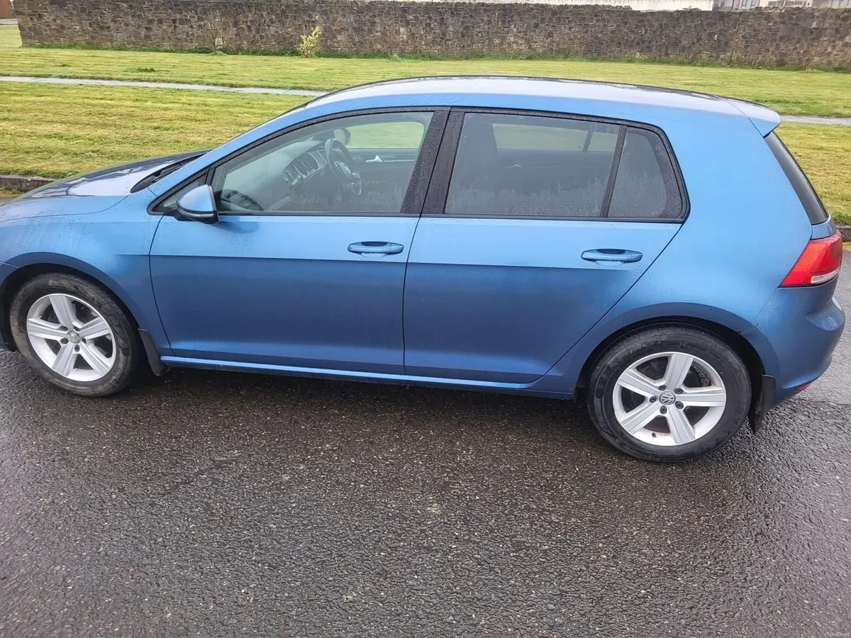 Volkswagen Golf 2013 1.6L TDI Highline - Image 3