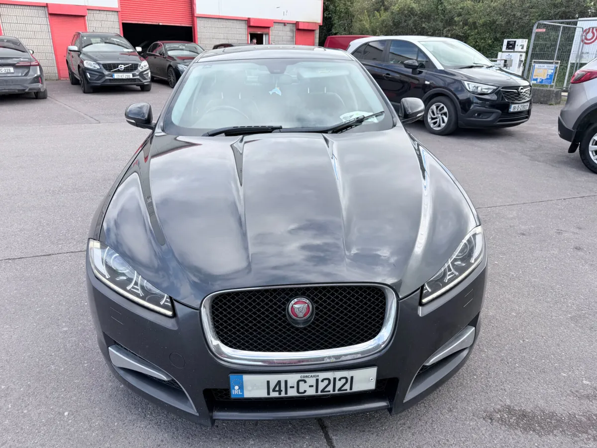 2014 Jaguar XF - Image 2