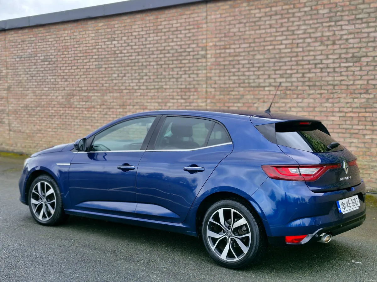 Renault Megane ICONIC TCE 140 FINANCE AVAILABLE - Image 2