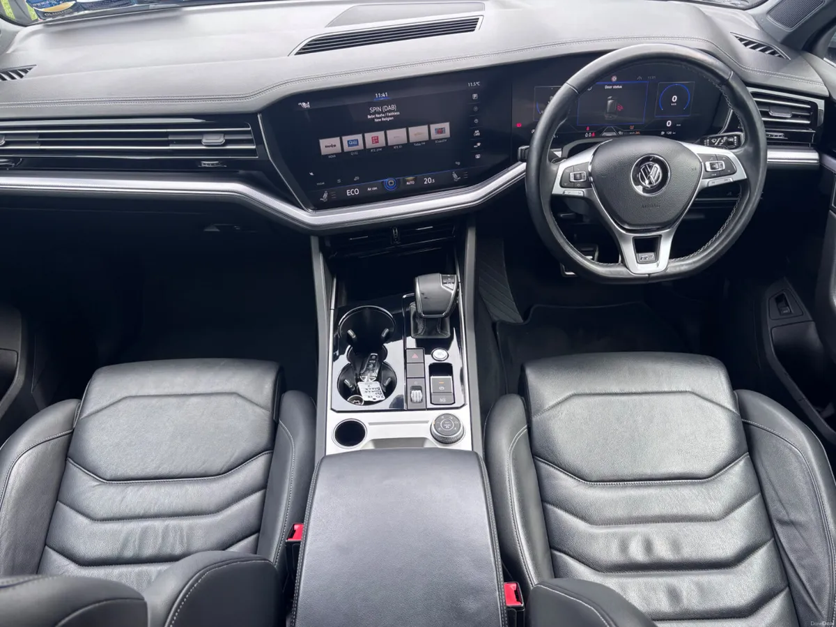 VOLKSWAGEN TOUAREG V6 R LINE TECH TDI 5DR AUTO 3.0 - Image 2