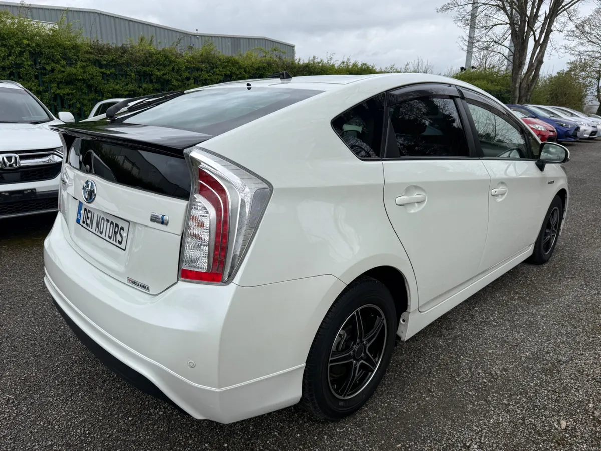 Toyota Prius 66.100km!!! - Image 3