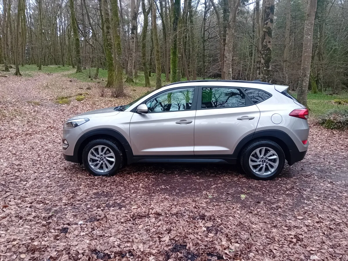 172 HYUNDAI TUCSON  1.7 CRDI PREMIUM SUV 6 SPEED - Image 4