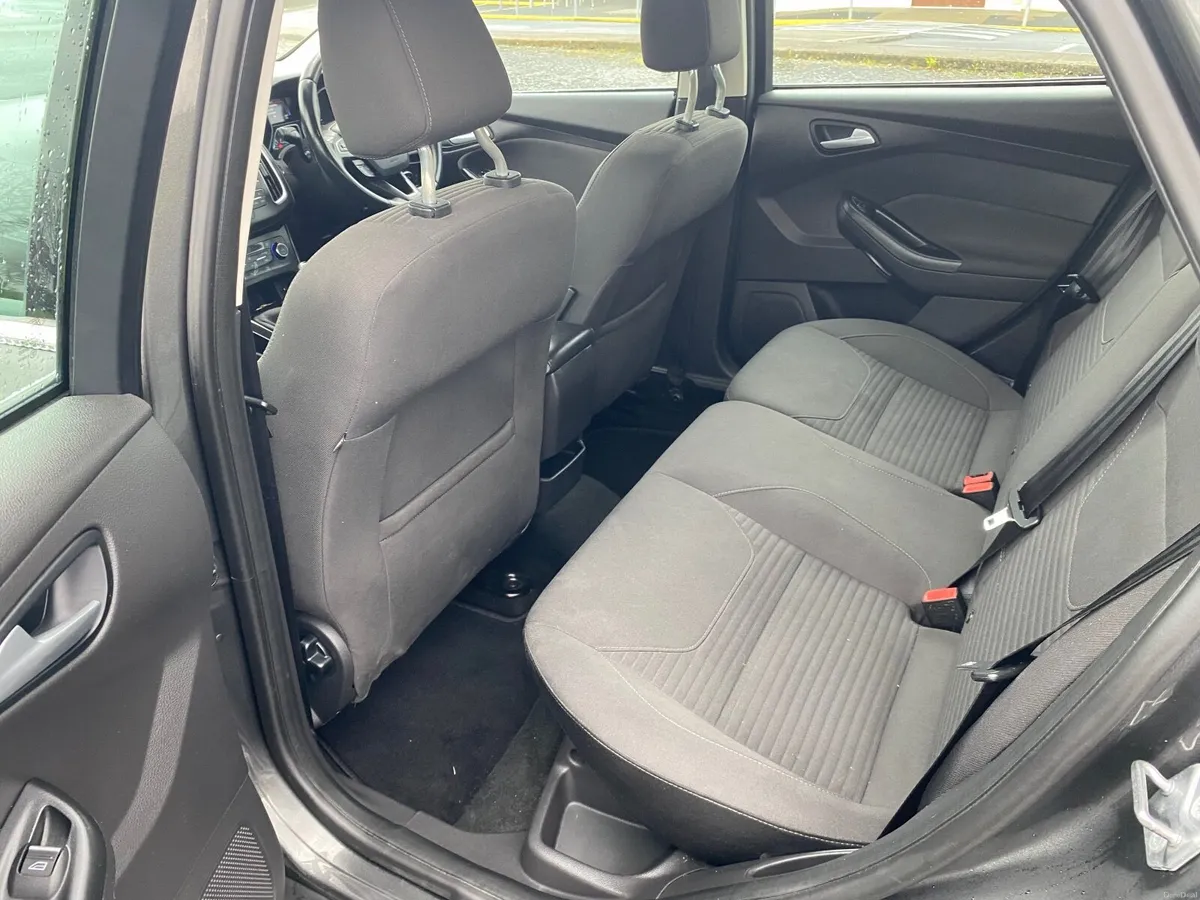 Ford Focus Titanium 2017 - Image 2