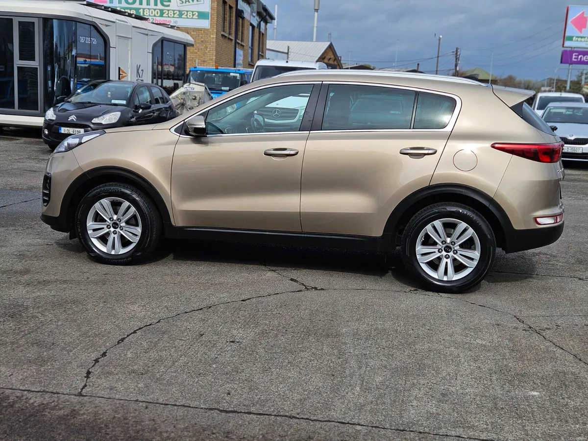 2016 Kia Sportage 1.7D EXS  Panoramic Roof - Image 3