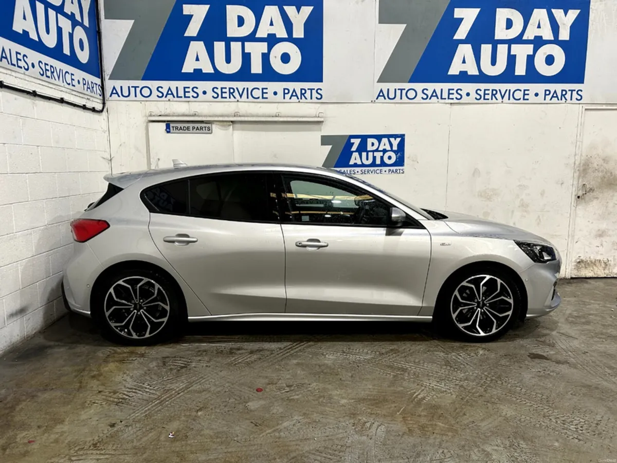 Ford Focus ST-LINE EDITION 5DR 1.0T1 1.0T125 MHE - Image 3