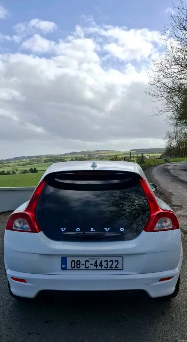 Volvo c30 2.0D R Design SE Sport - Image 2