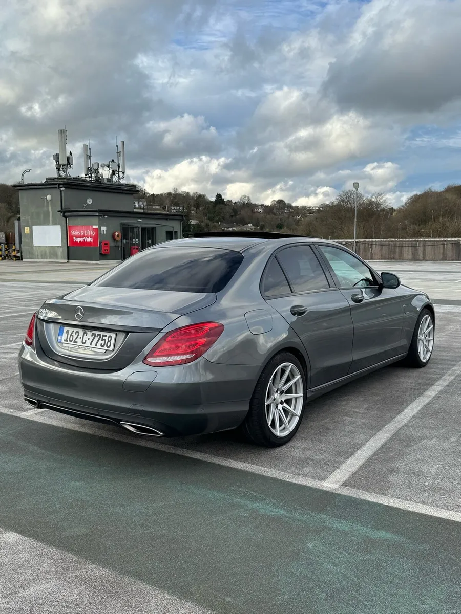 Mercedes Benz C350e - Image 4