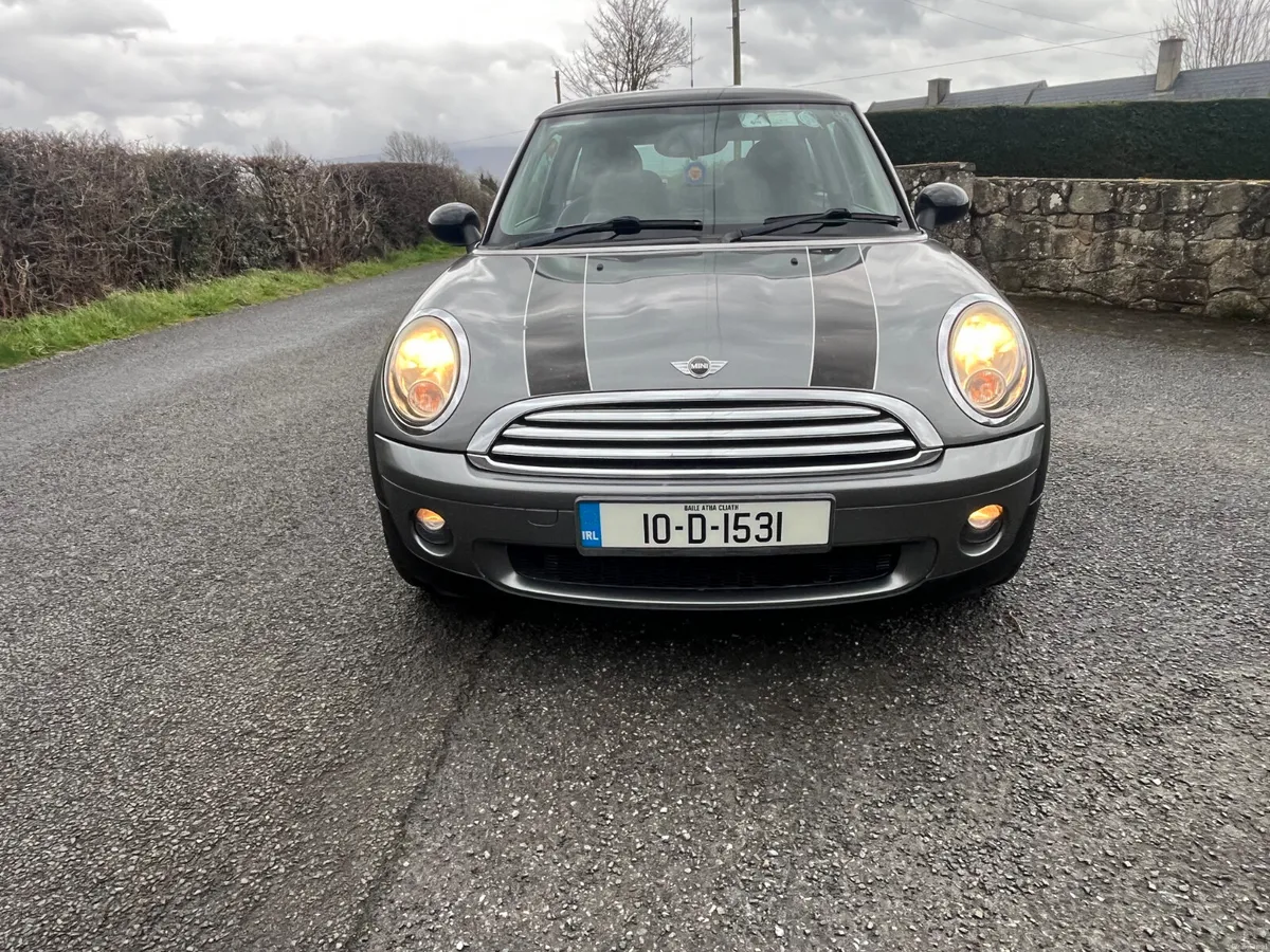 Mini Cooper 2010 - Image 2