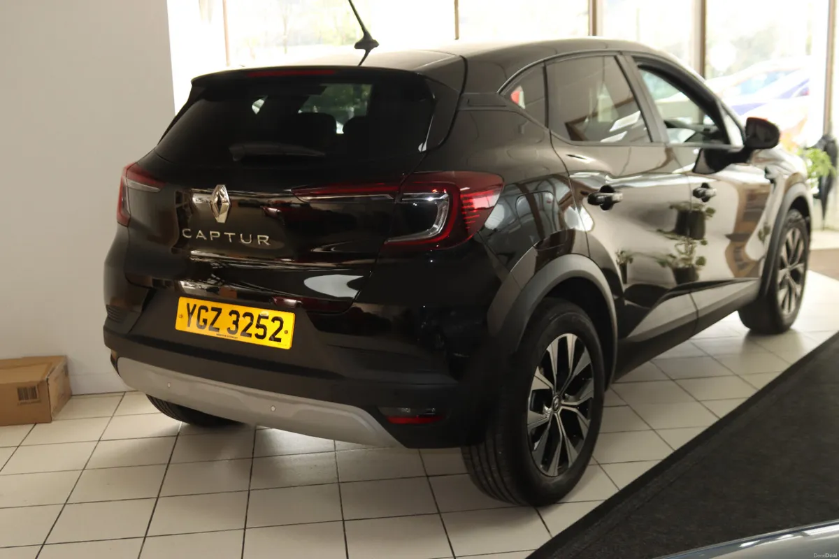 2023 Renault Captur 1.0 Petrol Evolution 6-sp - Image 5