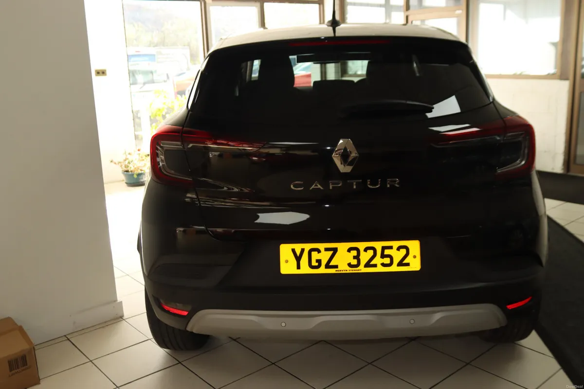 2023 Renault Captur 1.0 Petrol Evolution 6-sp - Image 4