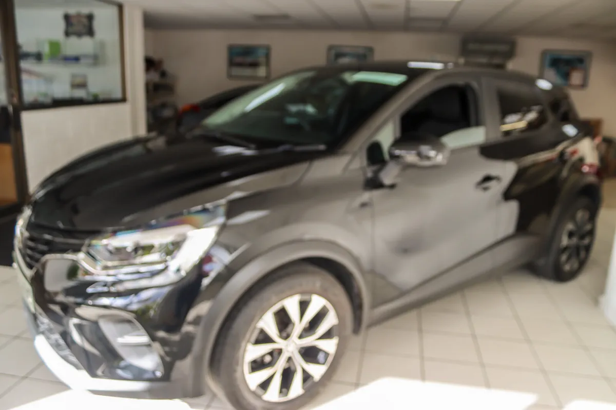 2023 Renault Captur 1.0 Petrol Evolution 6-sp - Image 1