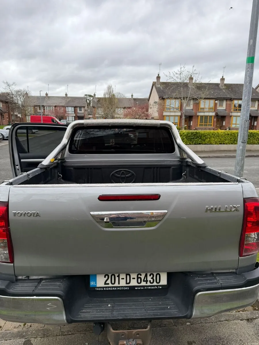 Toyota Hilux 2020 - Image 2