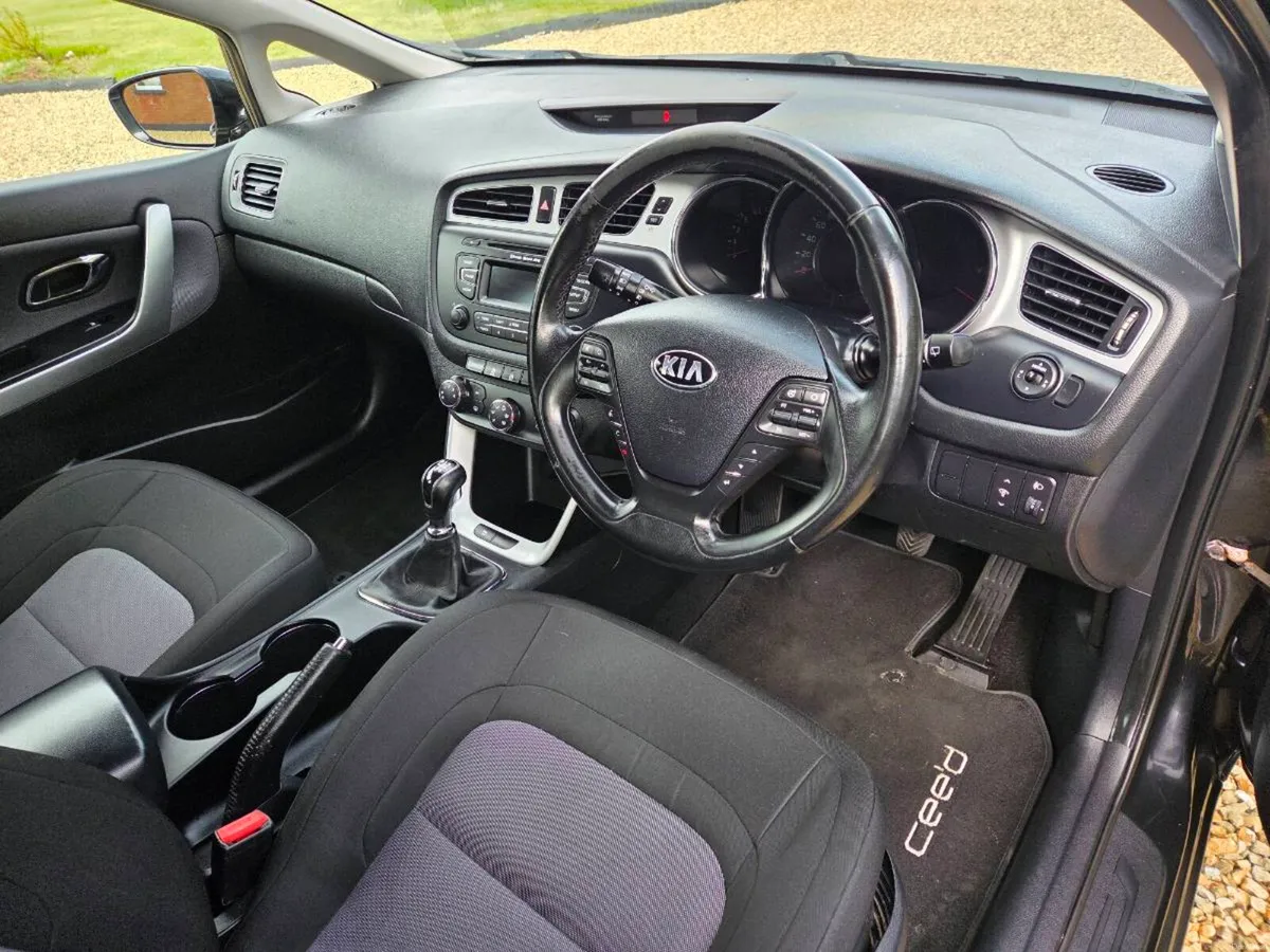Kia Ceed Diesel Low Miles Spotless - Image 4