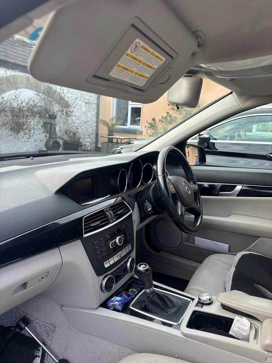 Mercedes Benz c200d - Image 5