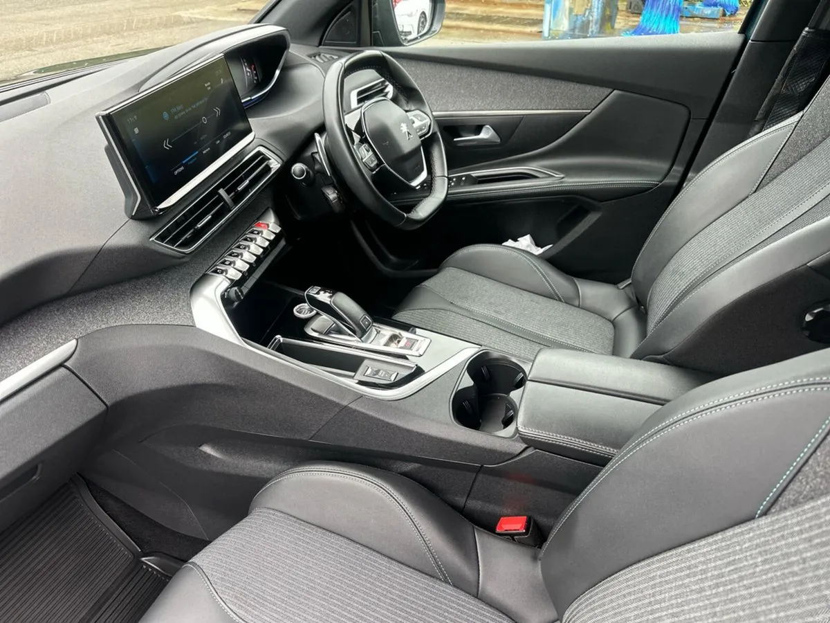 Peugeot 5008 ALLURE 1.5 BLUEHDI 130HP AUTO - Image 3