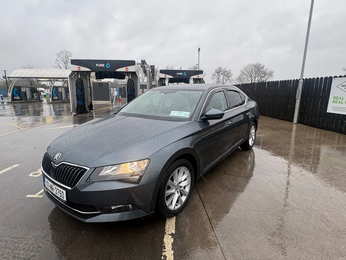 Skoda Superb 2017 , 1.6 diesel , 6 speed manual - Image 4